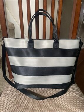 Harveys Black and White Medium Streamline Tote Bag with OG hardware